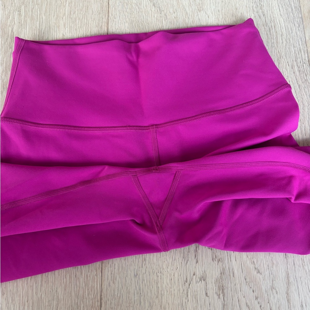 Lululemon Wunder Train High Rise 25” - Picture 4 of 9